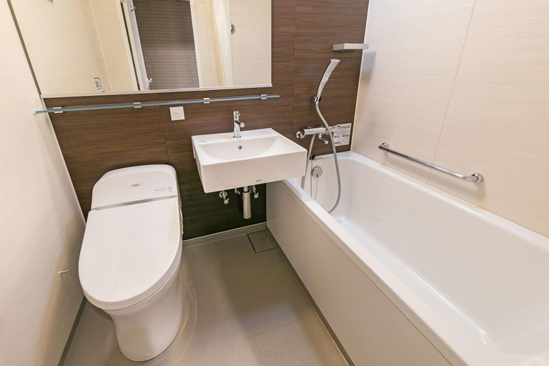 Bathroom 19