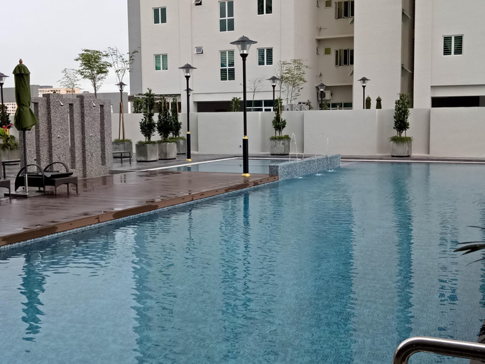 Sport & Beauty 5, Straits Garden Luxury Suite, Penang Island