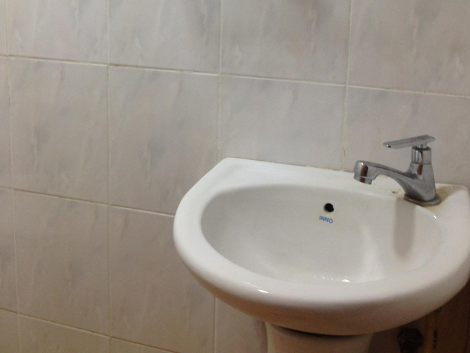 Bathroom 5, D & D Budget Inn, Kota Bharu