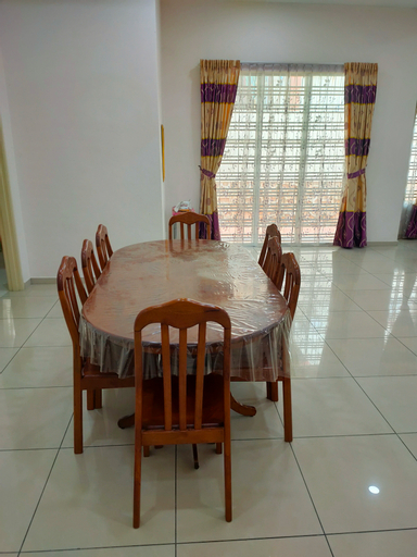 OYO 90228 D'anjung Villa 4bhk, Ledang