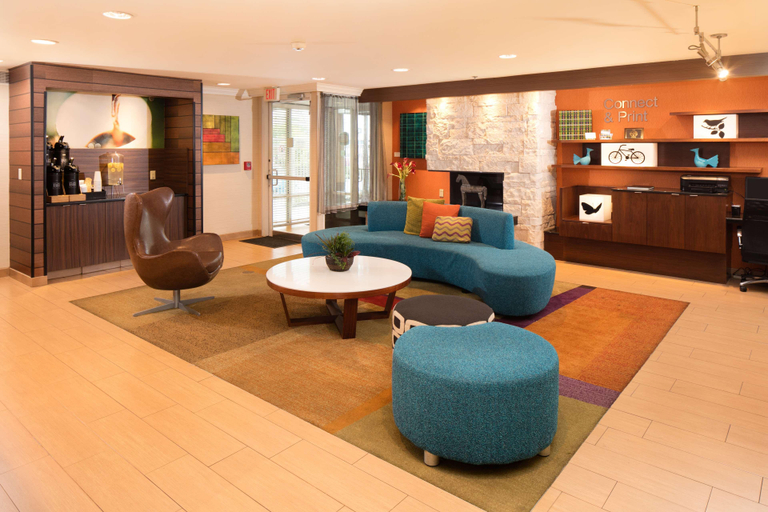 Public Area 3, Wingate by Wyndham Dayton North, Montgomery