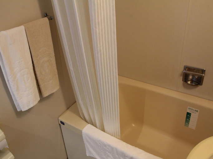 Bathroom 4