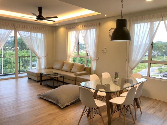 UrbanEeze Apartment Facing Forest, Near Airport, Kuching
