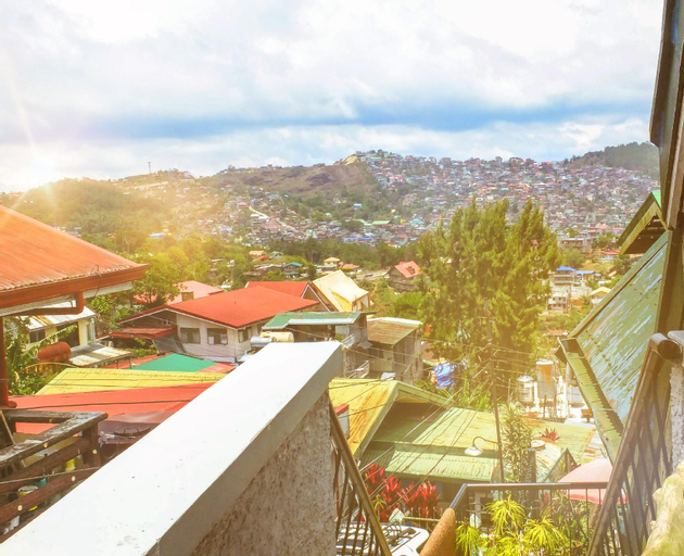 Baguio homey 2-bedroom + attic room w/ balcony, Baguio City