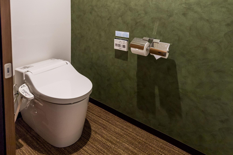 Bathroom 30