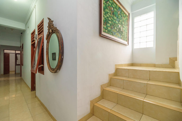 RedDoorz Syariah @ Jalan Dr Mansyur Medan, Medan