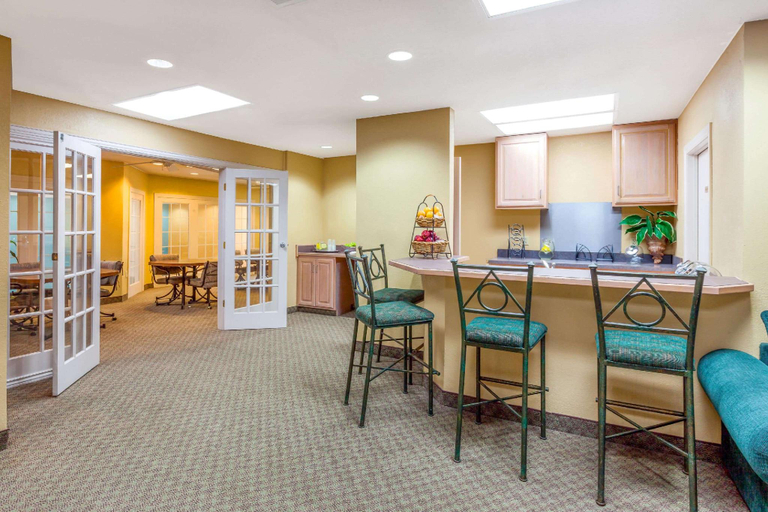 Others 4, Extend-A-Suites, Potter