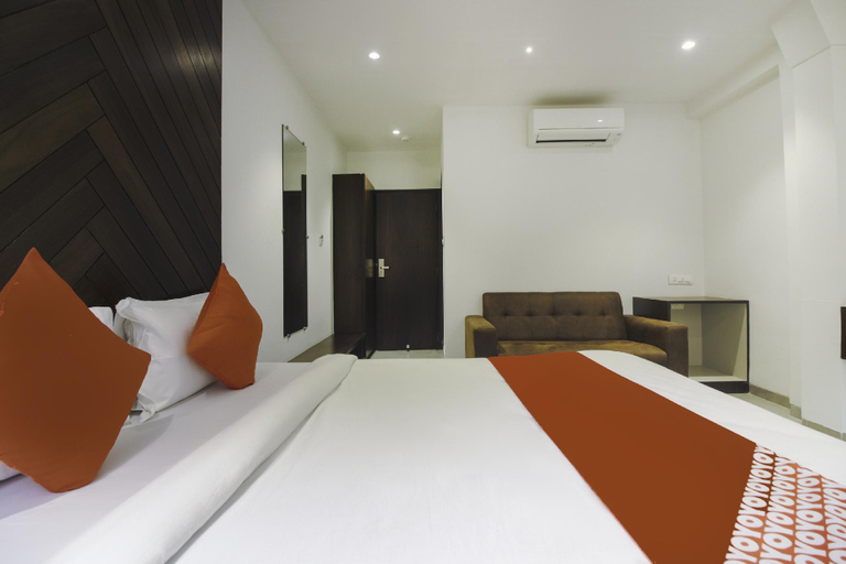 Bedroom, Hotel Flora Suites, Mumbai City
