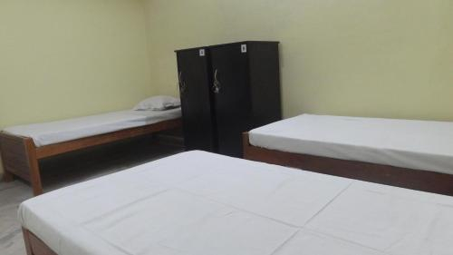 HOSTIN Boys Coliving Stays, Jabalpur