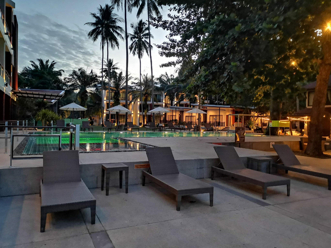 Food & Drinks, Prasarnsook Villa Beach Resort, Sichon