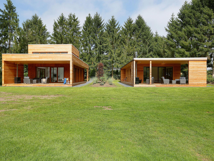 Others 3, Bright  Airy Forest Cabin, Wierden