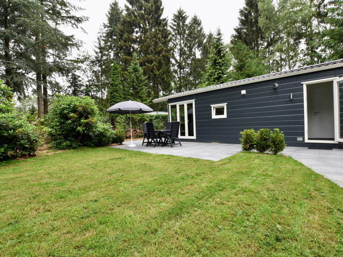 Modern chalet with a nice garden, Vorden