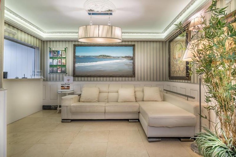 Public Area, Suites Apartamentos Las Brisas, Cantabria