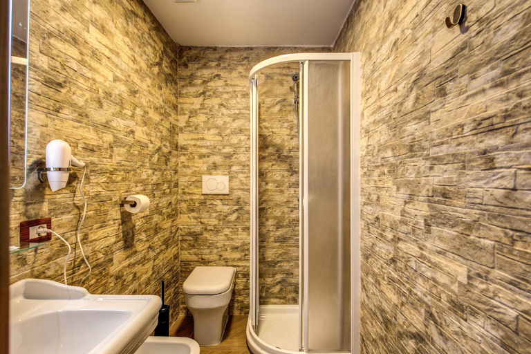 Bathroom 5, AMICI GUEST HOUSE, Rome