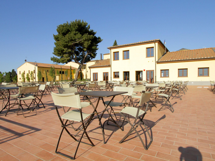 Stylish apartment with AC and terrace near the Tuscan coast, Livorno