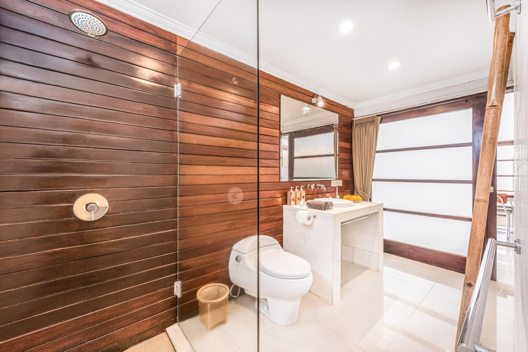 Bathroom 4, Villa Aurora (6 BDR), big Pool, Garden, near Beach, Badung