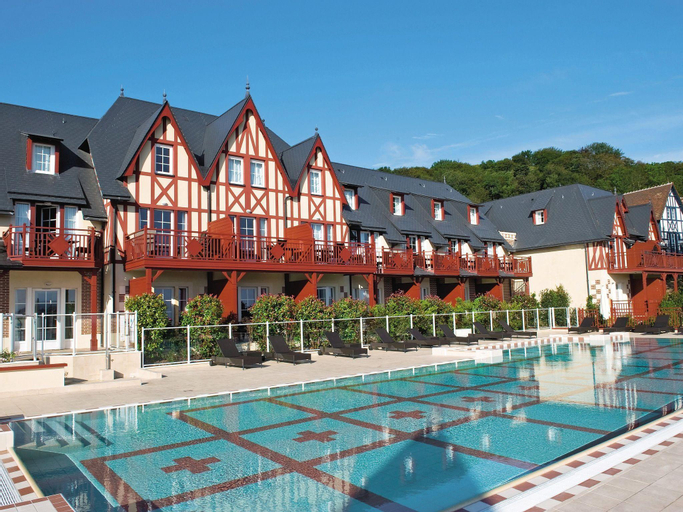 Holiday home in Norman style with a beautyful panoramic view, Calvados