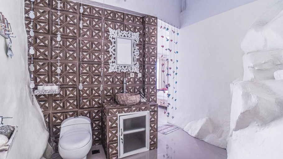 Bathroom, Waeni's Sunset View, Karangasem