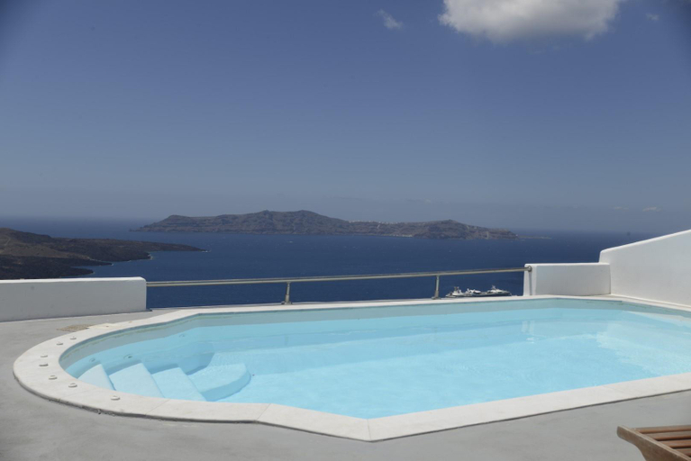 Bathroom 2, The Last Sunbeam, South Aegean