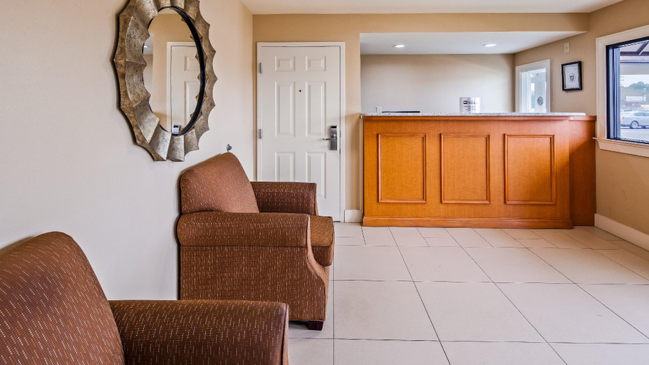 Public Area 2, SureStay Hotel by Best Western Tupelo North, Lee