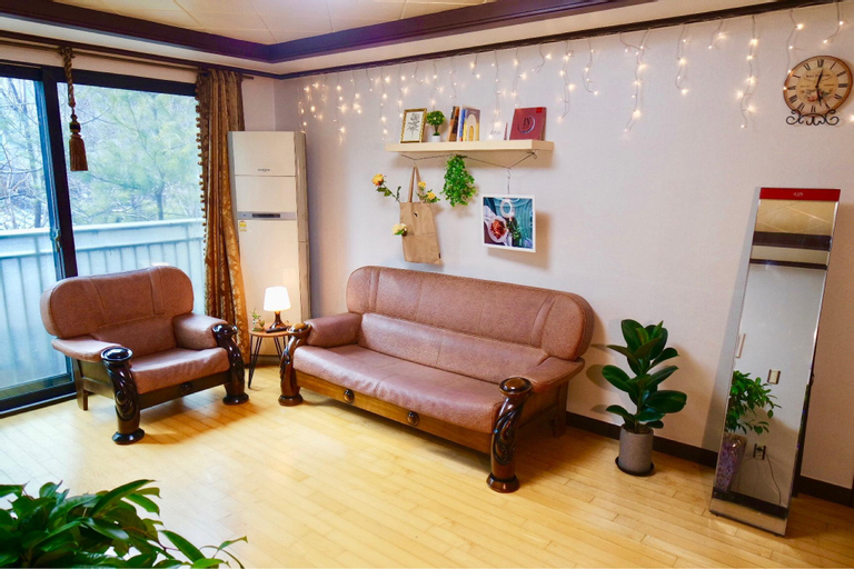 Hongik-Univ station, 3 Rooms, 2 Bathrooms, Seodaemun
