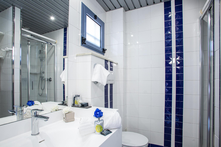 Bathroom 3, Garden Club Toscana, Livorno