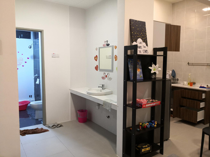 Bathroom 2, Lily Homestay Barrington Square Cameron Highlands., Cameron Highlands