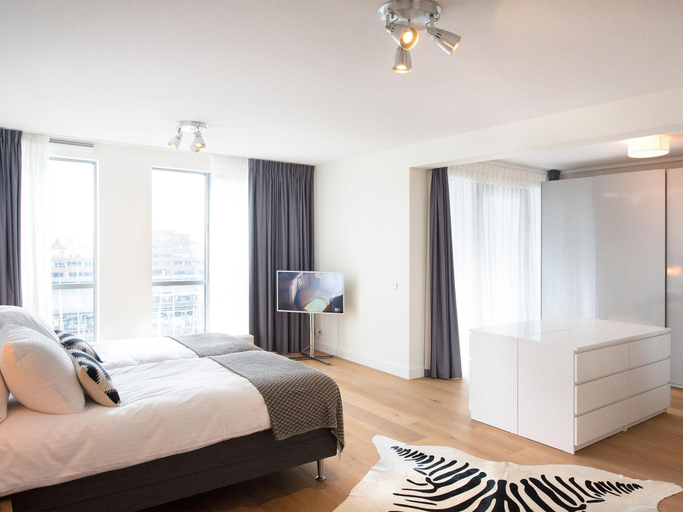 Others 5, Luxury penthouse with roof terrace, Den Haag