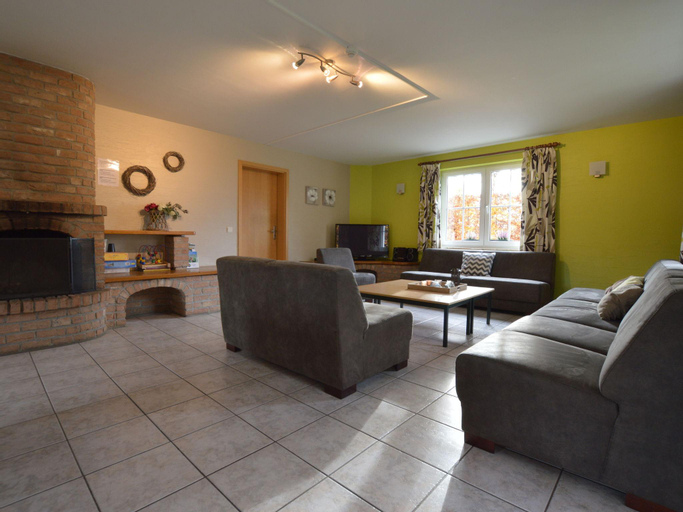 Modern Holiday Home in Robertville with Garden, Liège