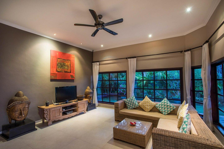 Public Area, FiveBDR Lovina Beachfront Luxury Private Villa+BBQ, Buleleng