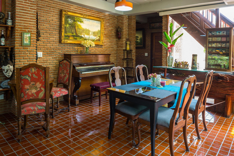 Public Area, Cattani's Riverside Home, Phra Nakhon Si Ayutthaya