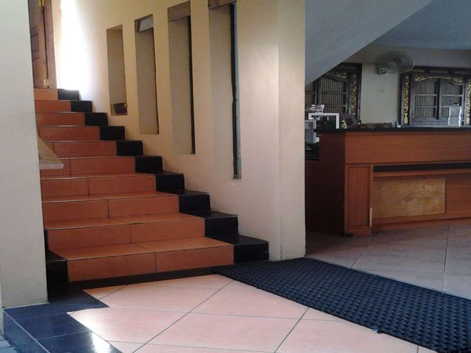 Istana Griya 1, Solo