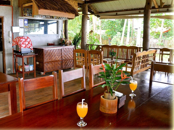 Public Area, Algen's Dive Resort, Mahinog