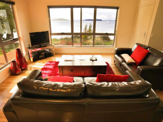 Essentially Tas - Dover Accommodation, Huon Valley