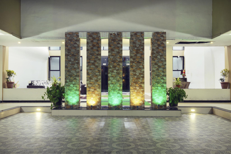 Others 5, Hotel Girija, Pune