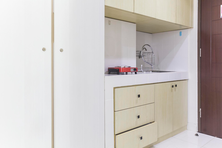 Others 4, Cozy Studio at Elvis Tower Apartment By Travelio, Cikarang
