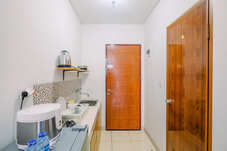 Others 2, Great Deal Studio at Dave Apartment near Campus By Travelio, Depok