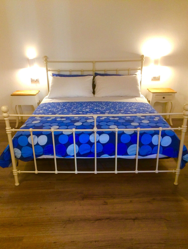 Bedroom 3, Moira Rooms, Bergamo