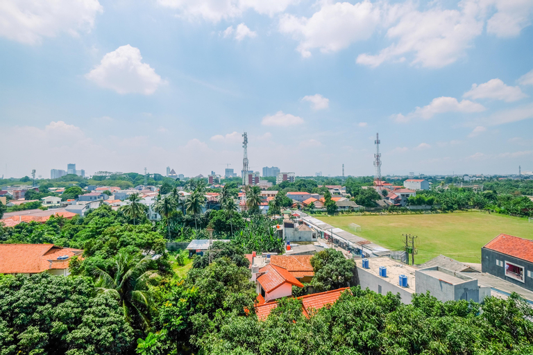 Exterior & Views 4, Great Deal Studio at Dave Apartment near Campus By Travelio, Depok