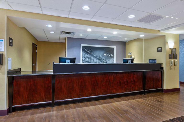 Public Area 2, Hampton Inn Waterbury, New Haven