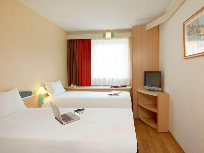 Bedroom 3, ibis Poznan Stare Miasto, Poznań City