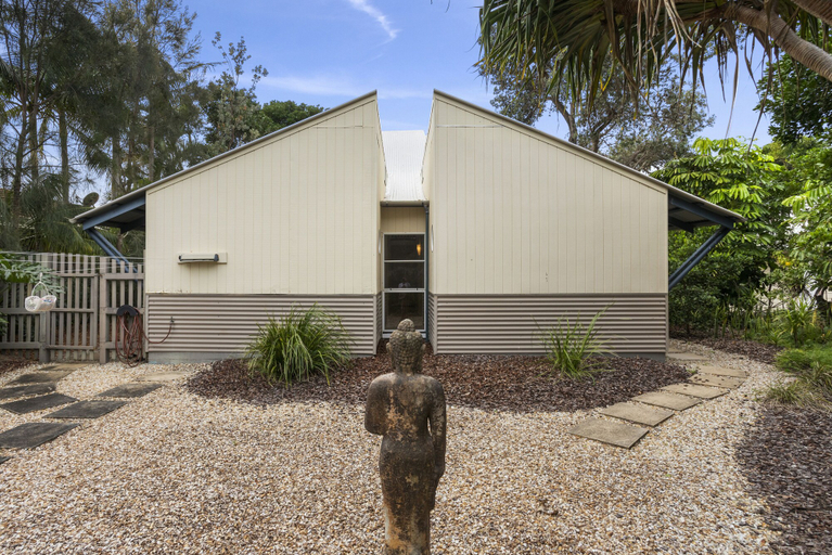 Exterior & Views, Beach House at Tallows - pet-friendly 4 BR retreat, Byron
