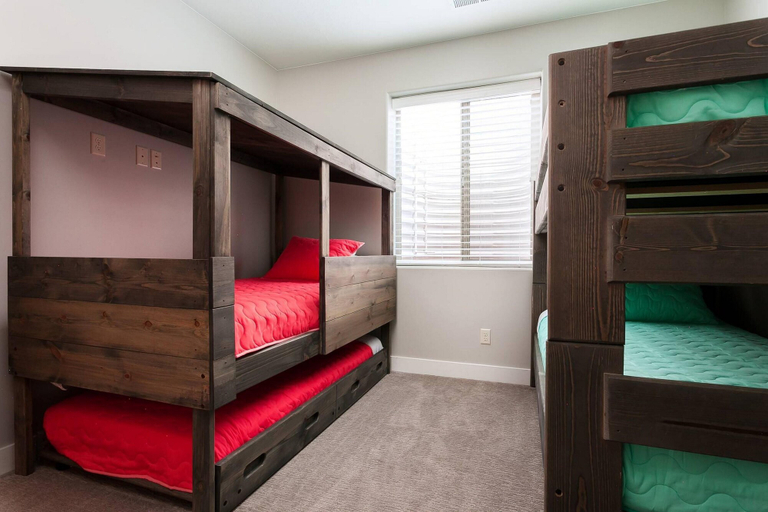 Bedroom 4, Paradise Escape #11, Washington