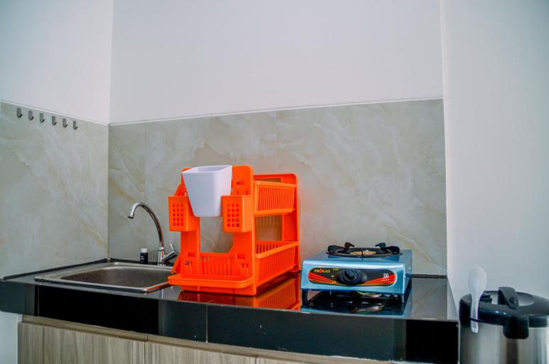 Others 2, Chic and Cozy Studio at Serpong Garden Apartment By Travelio, Tangerang