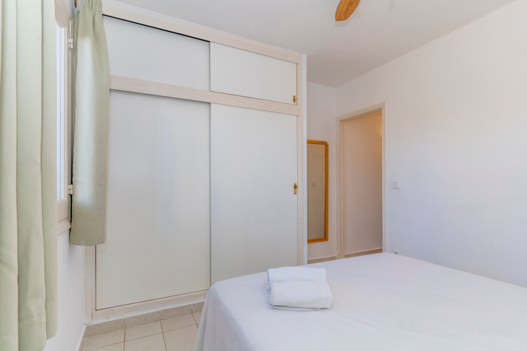 Bedroom 2, Ses Anneres apartments, Baleares
