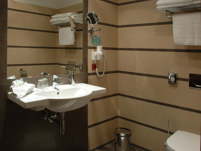 Bathroom 4, EA Hotel Down Town, Praha 1