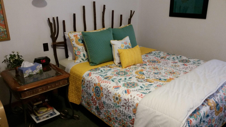 Bedroom 3, Bay Port Lodging, Benzie