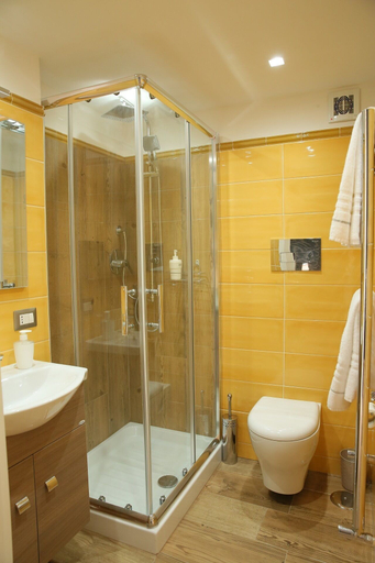 Bathroom 4, Casa Cairoli, Napoli