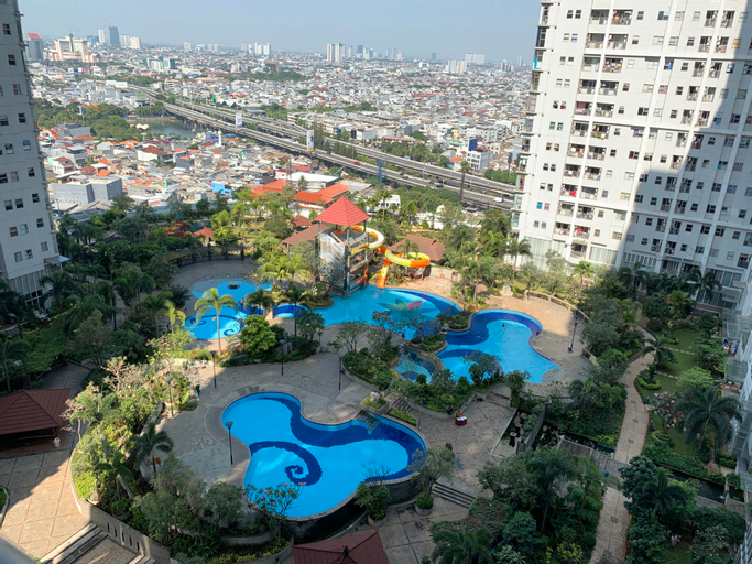 Cozy Living 2BR at Seasons City Apartment near Mall By Travelio, West Jakarta