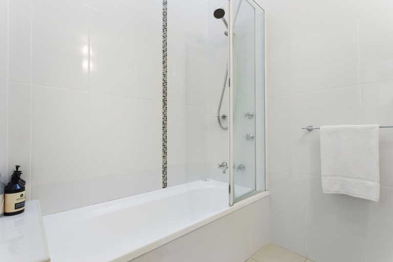 Bathroom, Beach House at Tallows - pet-friendly 4 BR retreat, Byron